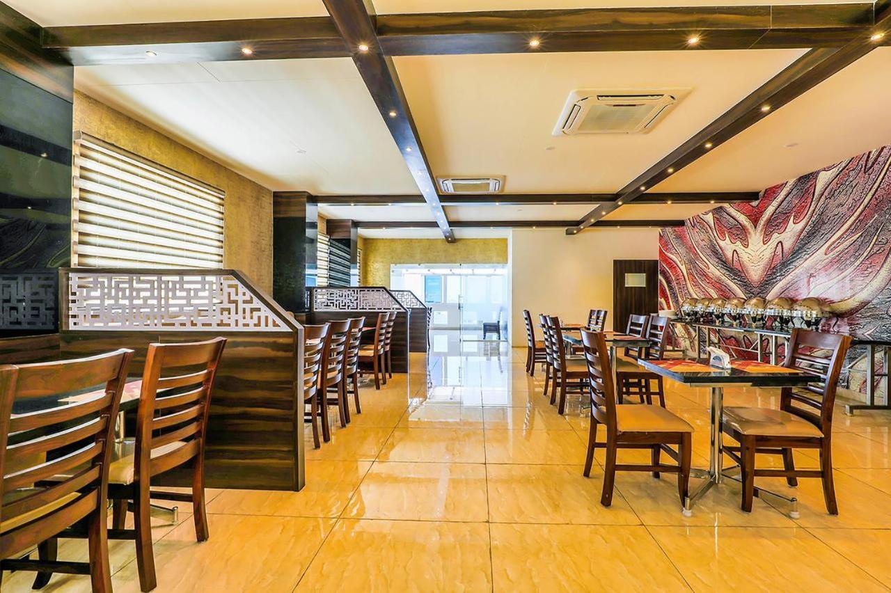 Kvr Capitol Suites วิเจยาวารา ภายนอก รูปภาพ