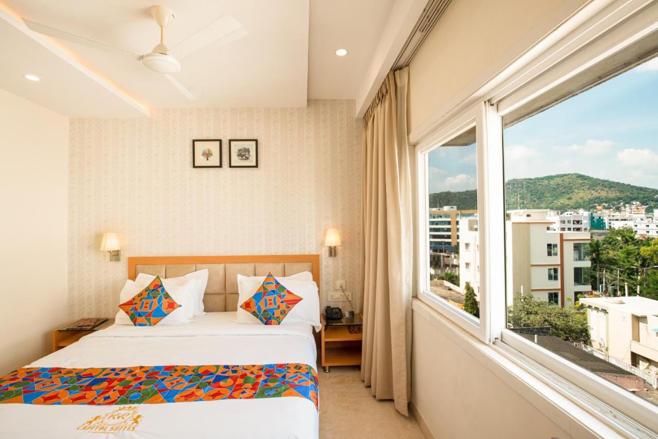 Kvr Capitol Suites วิเจยาวารา ภายนอก รูปภาพ