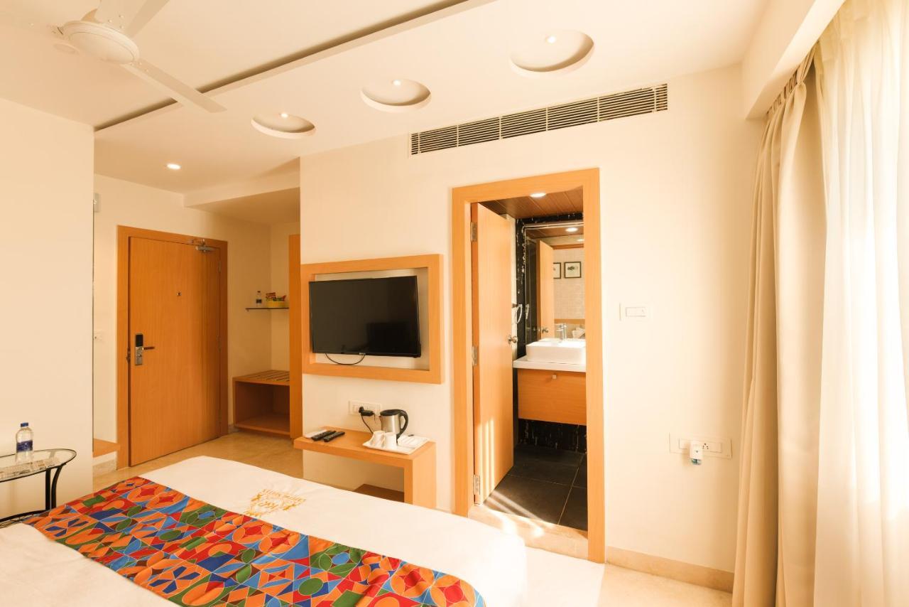 Kvr Capitol Suites วิเจยาวารา ภายนอก รูปภาพ