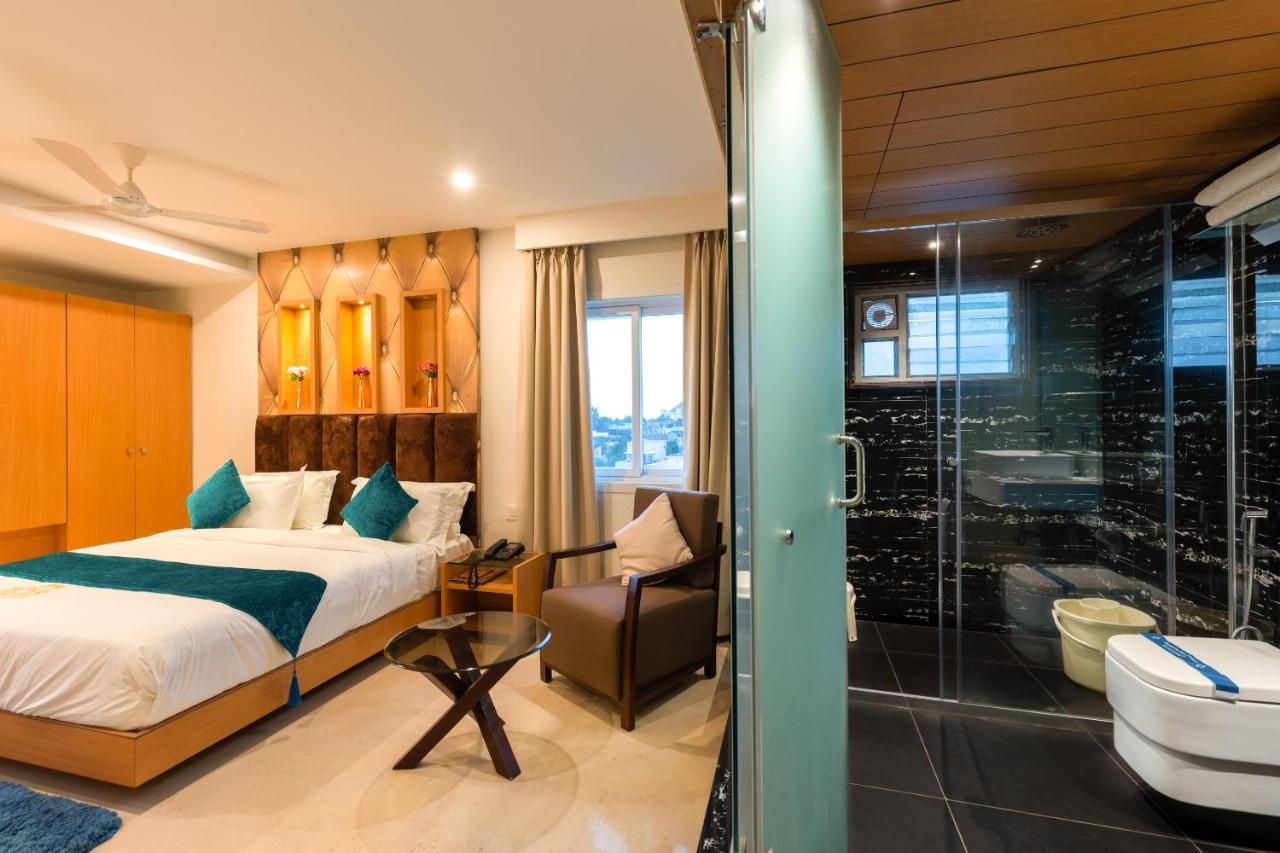 Kvr Capitol Suites วิเจยาวารา ภายนอก รูปภาพ