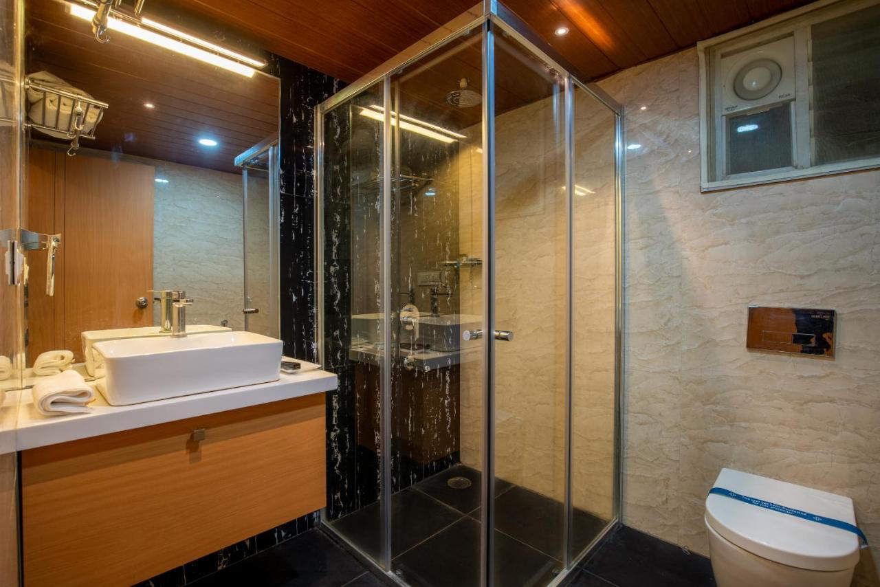 Kvr Capitol Suites วิเจยาวารา ภายนอก รูปภาพ