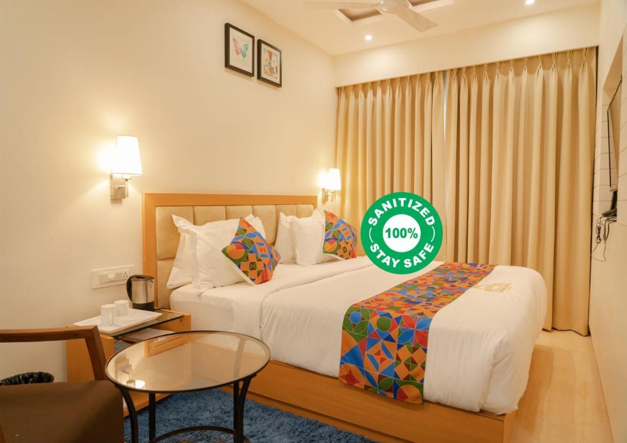 Kvr Capitol Suites วิเจยาวารา ภายนอก รูปภาพ